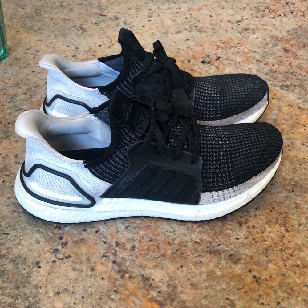 Adidas Ultra Boost Men’s size 9 (black & white)